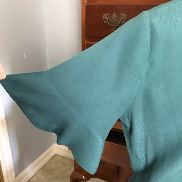 Chelsea28 Ruffle Sleeve V-Neck Top Teal Size Medium - Picture 6 of 12